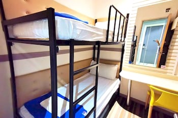 capital o 75451 podstel hostel bangkok