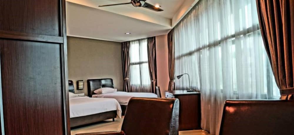 capital o 90767 rail hotel