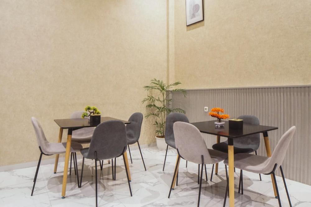 super oyo capital o 92066 papakoel hotel and cafe