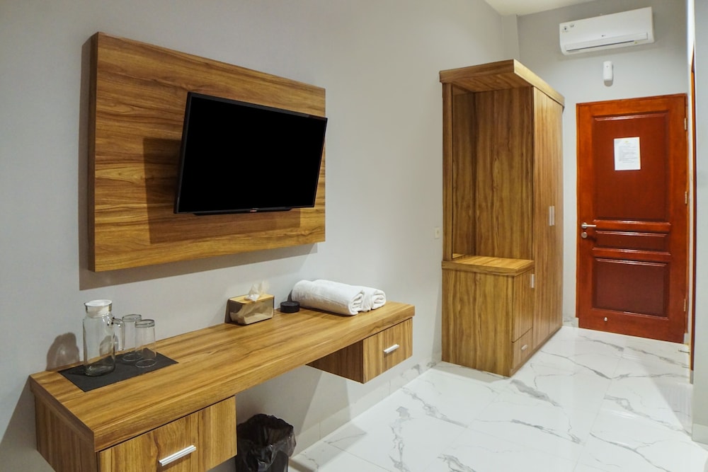 super oyo capital o 92066 papakoel hotel and cafe