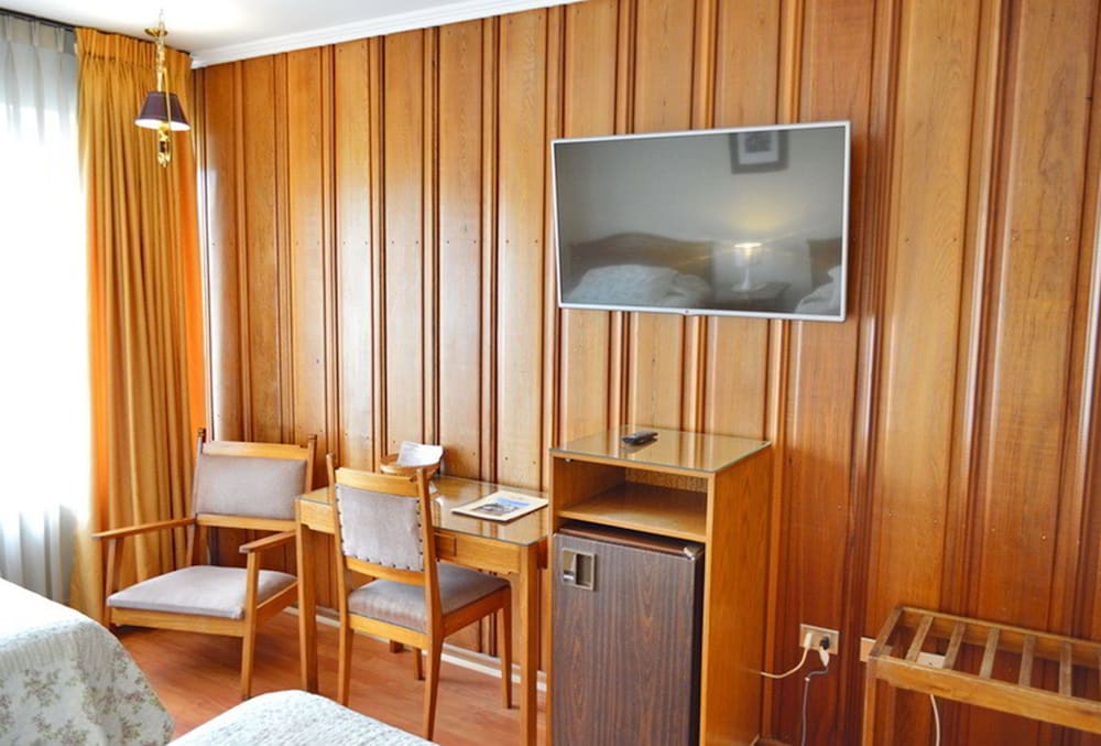 Hotel Melillanca,Near Valdivia Square,3 star