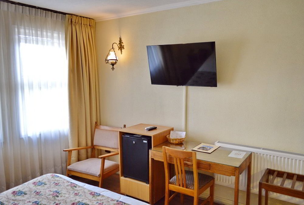 Hotel Melillanca,Near Valdivia Square,3 star