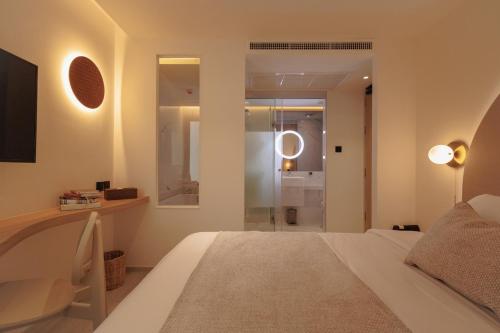 corridor 2407