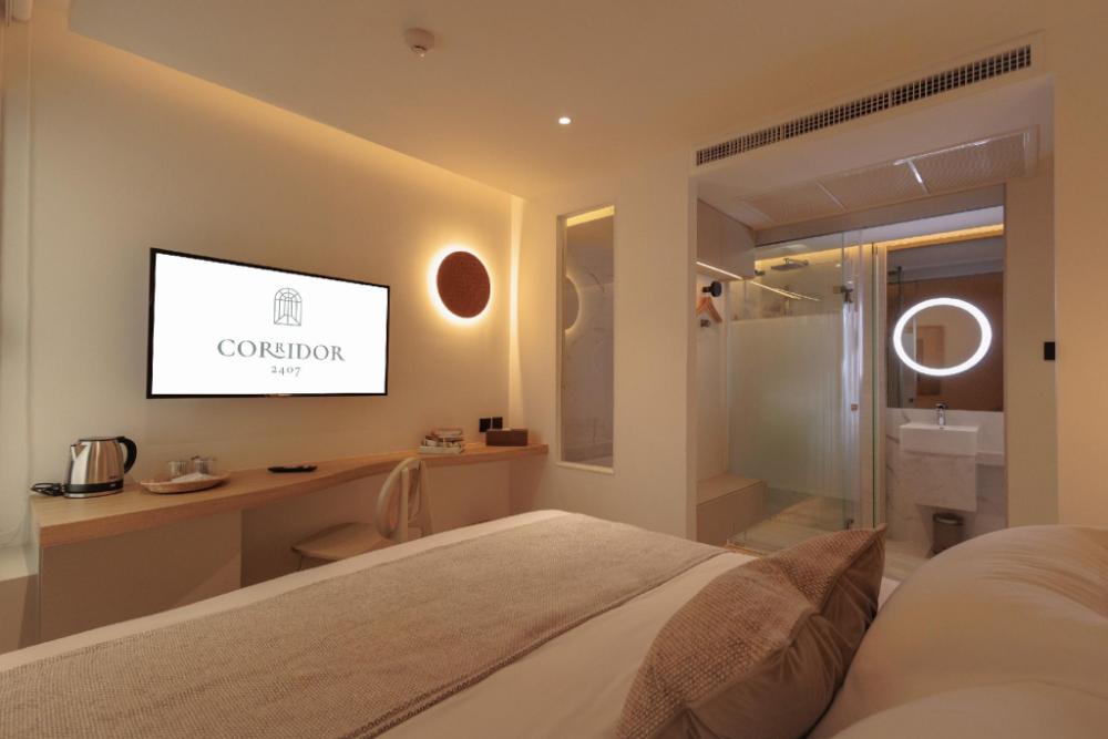 corridor 2407