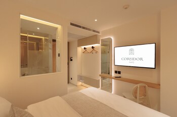 corridor 2407