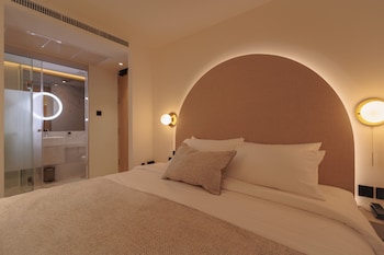 corridor 2407