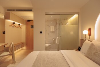 corridor 2407