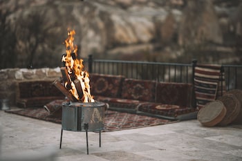 daphne cave hotel