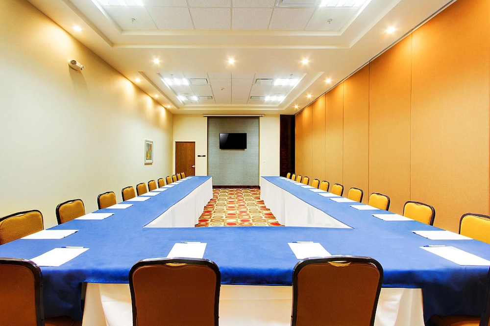 hilton garden inn queretaro