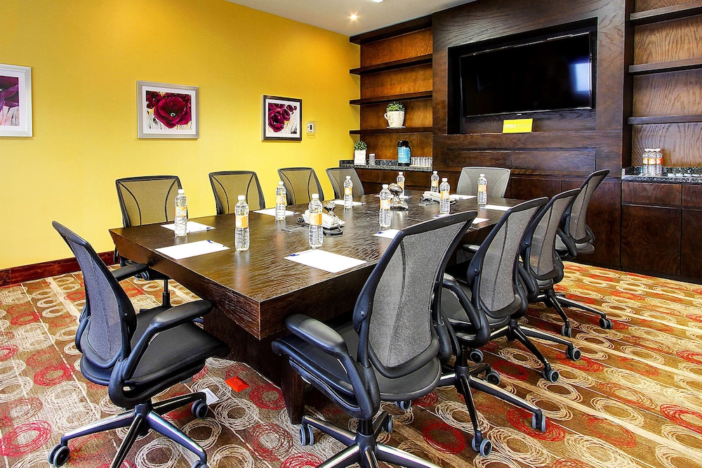 hilton garden inn queretaro