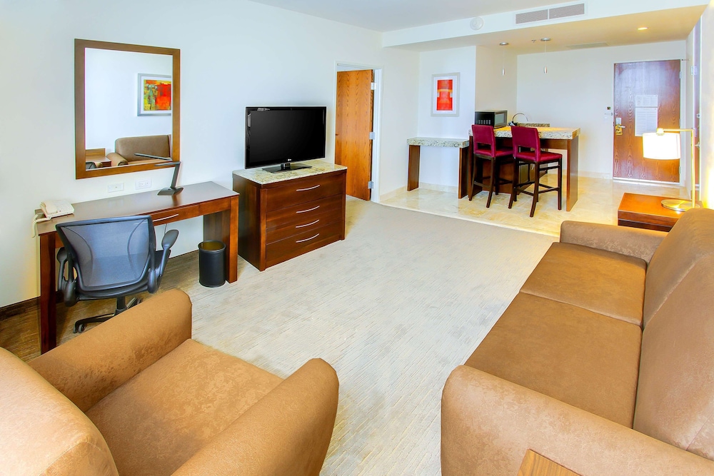 hilton garden inn queretaro