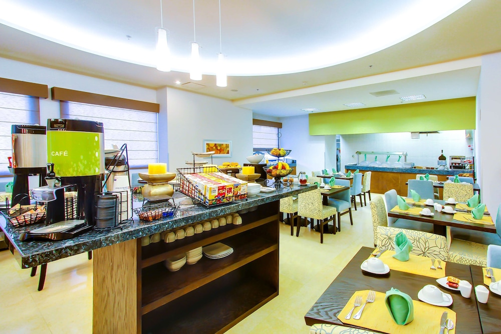 hilton garden inn queretaro