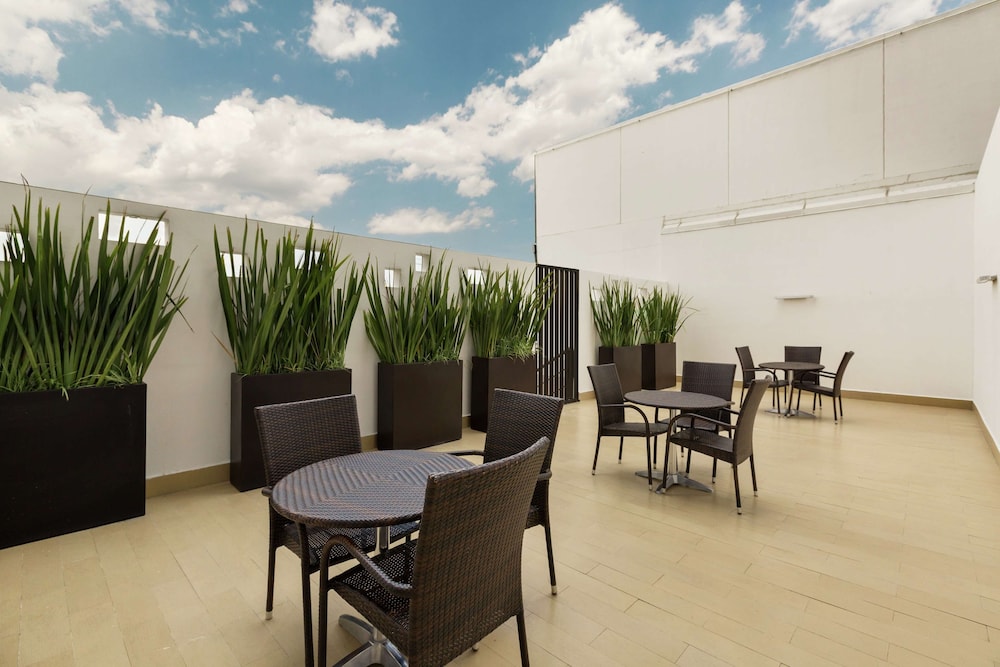 hilton garden inn queretaro