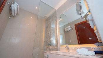 diar al khalidiya hotel by park regis