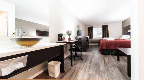 econo lodge sequim