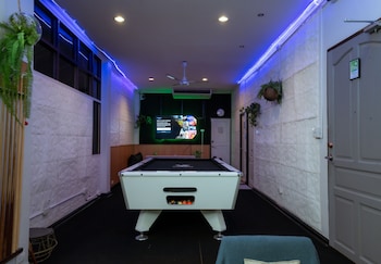 ekkamai buds and beds 420 hostel