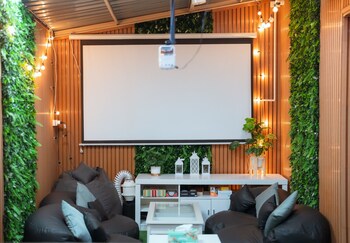 ekkamai buds and beds 420 hostel