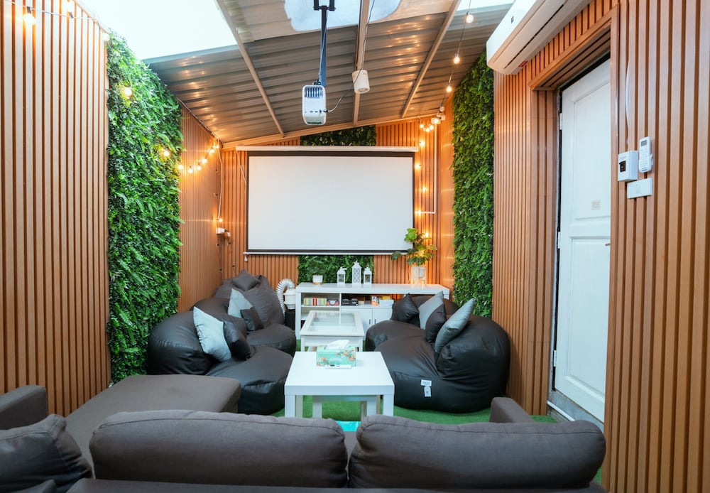 ekkamai buds and beds 420 hostel