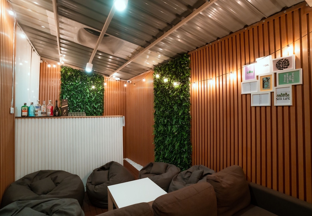 ekkamai buds and beds 420 hostel