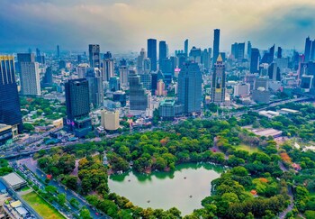 ekkamai buds and beds 420 hostel