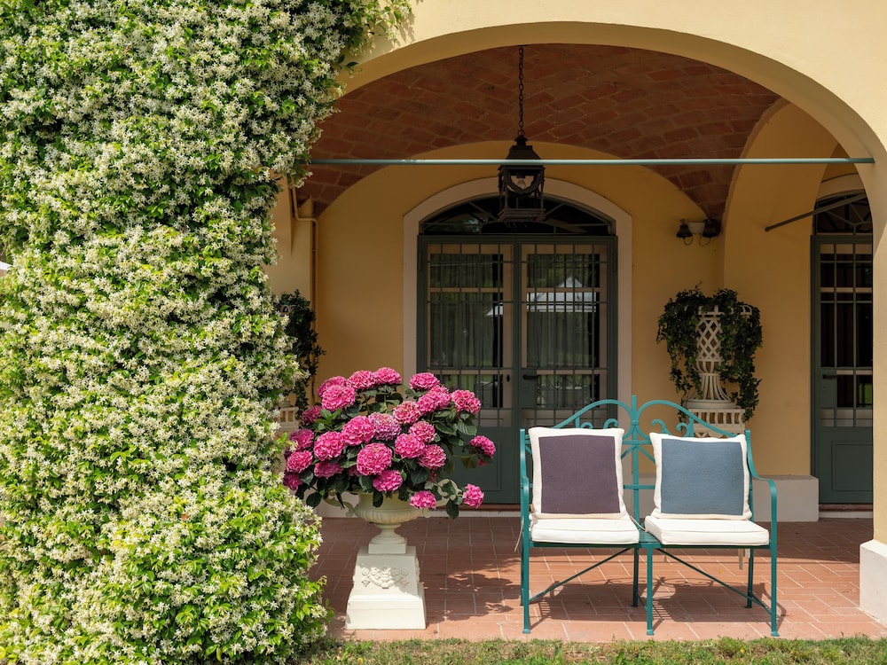 elizabeth country house design hotels