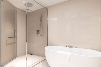 gladden hotel shilong