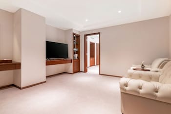 gladden hotel shilong