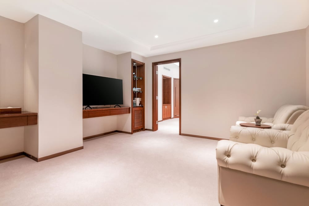 gladden hotel shilong