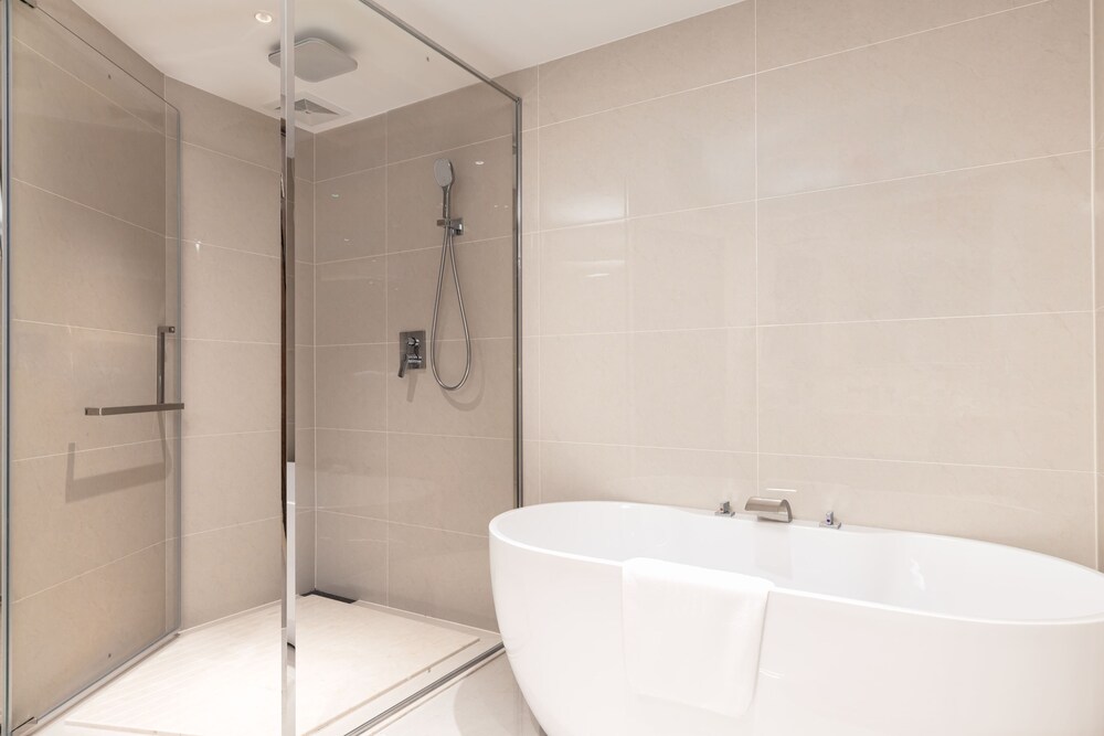 gladden hotel shilong