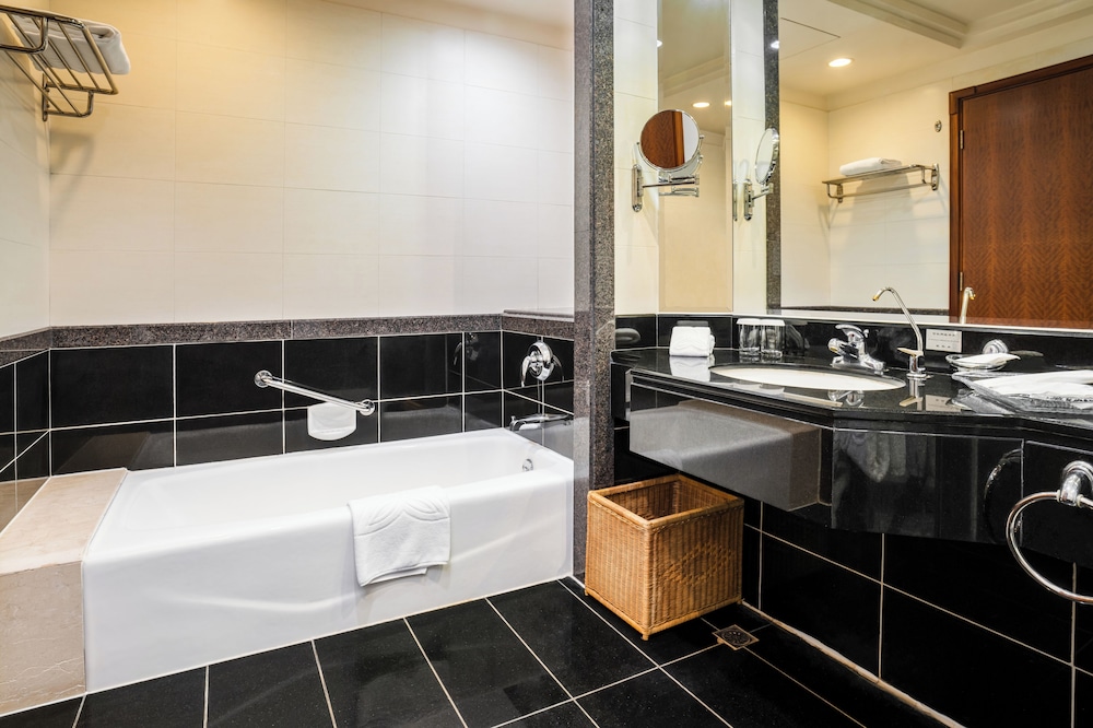 gladden hotel shilong