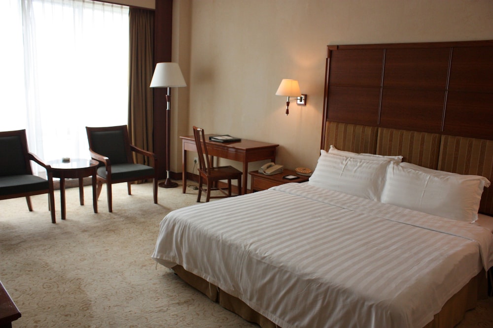 gladden hotel shilong