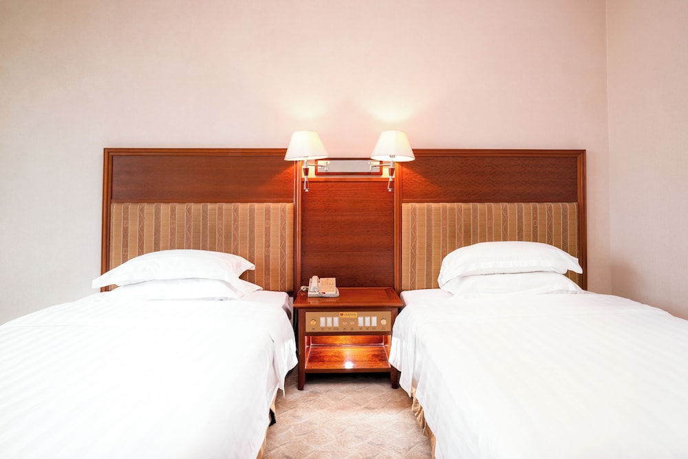 gladden hotel shilong