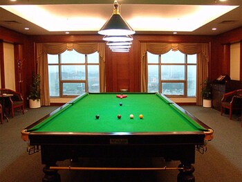 gladden hotel shilong