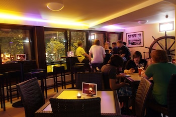 aando hamburg reeperbahn hostel