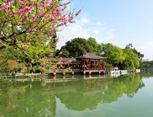 fuzhou lakeside hotel