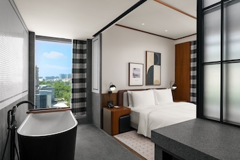 flow and co qingdao autograph collection