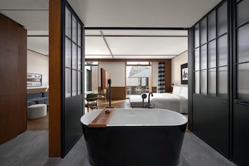 flow and co qingdao autograph collection