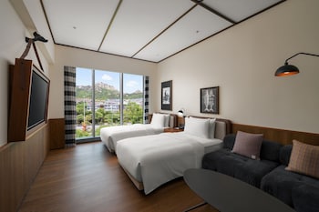 flow and co qingdao autograph collection