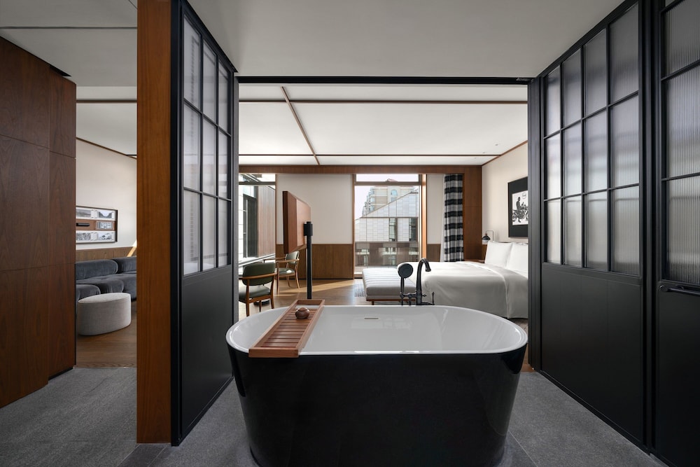 flow and co qingdao autograph collection