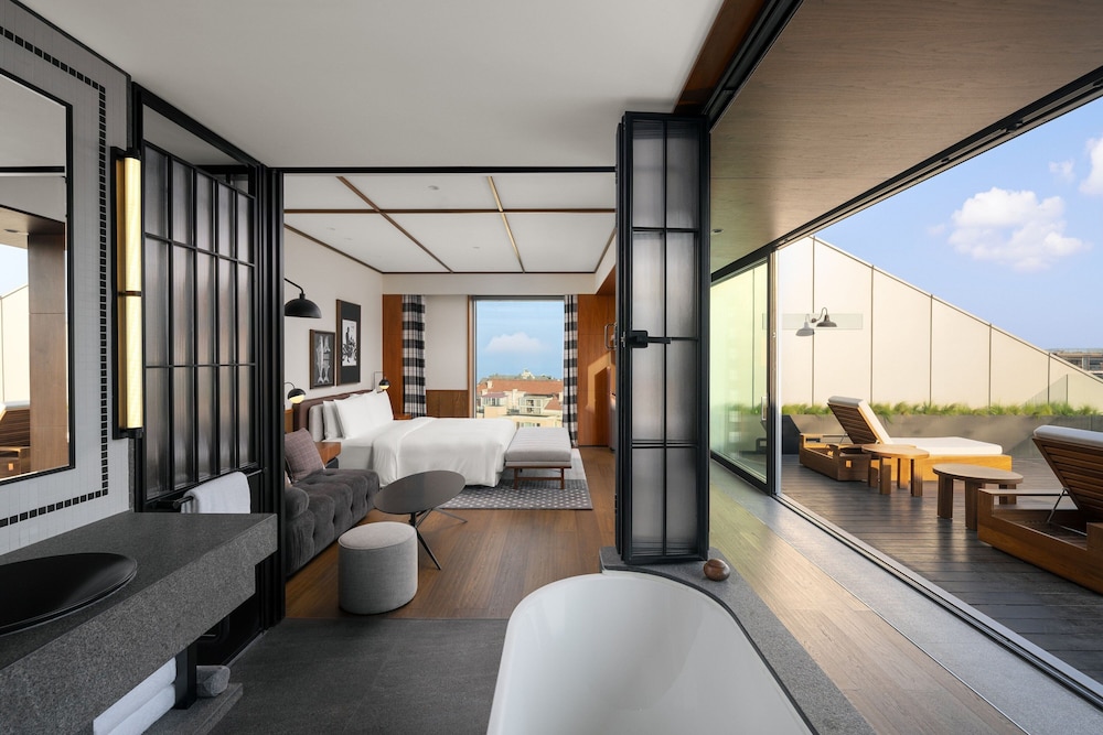 flow and co qingdao autograph collection