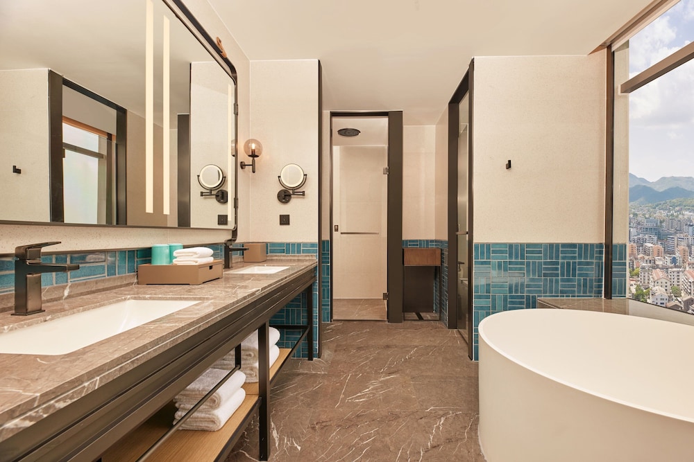 four points by sheraton linhai