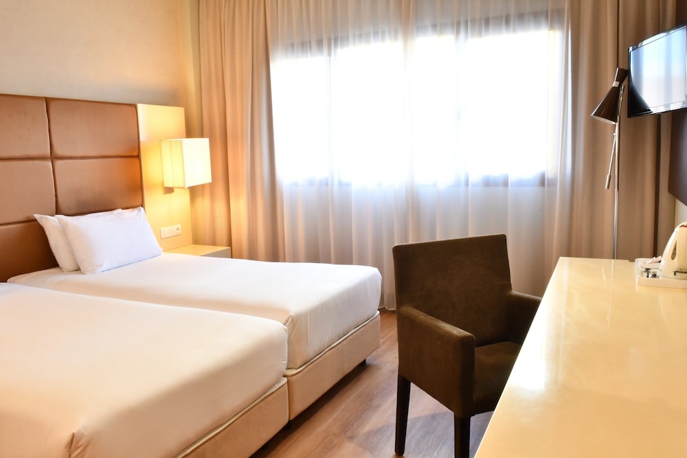 holiday inn madrid las tablas by ihg