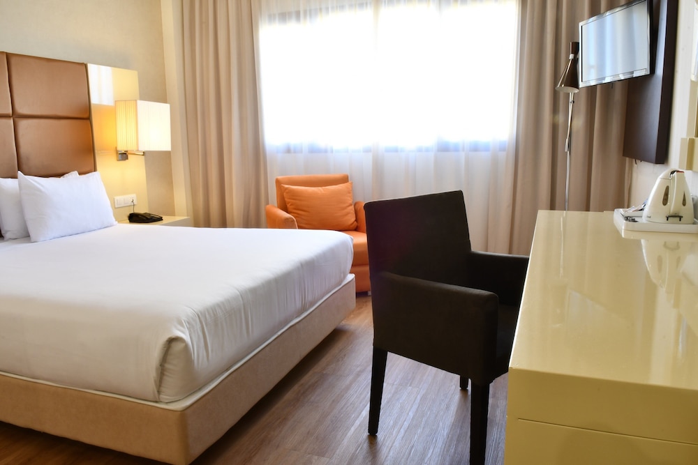 holiday inn madrid las tablas by ihg