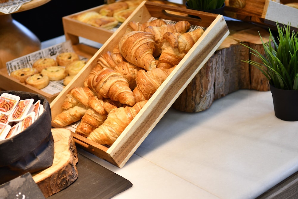 holiday inn madrid las tablas by ihg