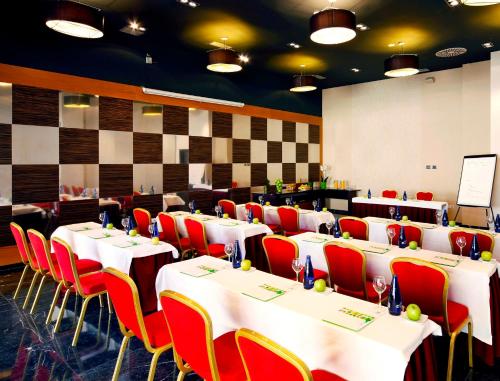 holiday inn madrid las tablas by ihg