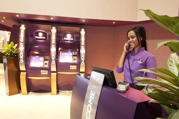 premier inn london heathrow airport t2 and t3 bath road