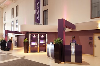 premier inn london heathrow airport t2 and t3 bath road