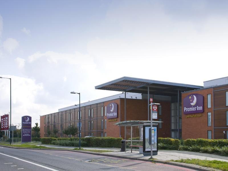 premier inn london heathrow airport t2 and t3 bath road