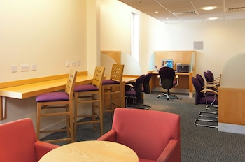 premier inn london heathrow airport t2 and t3 bath road