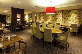 premier inn london heathrow airport t2 and t3 bath road